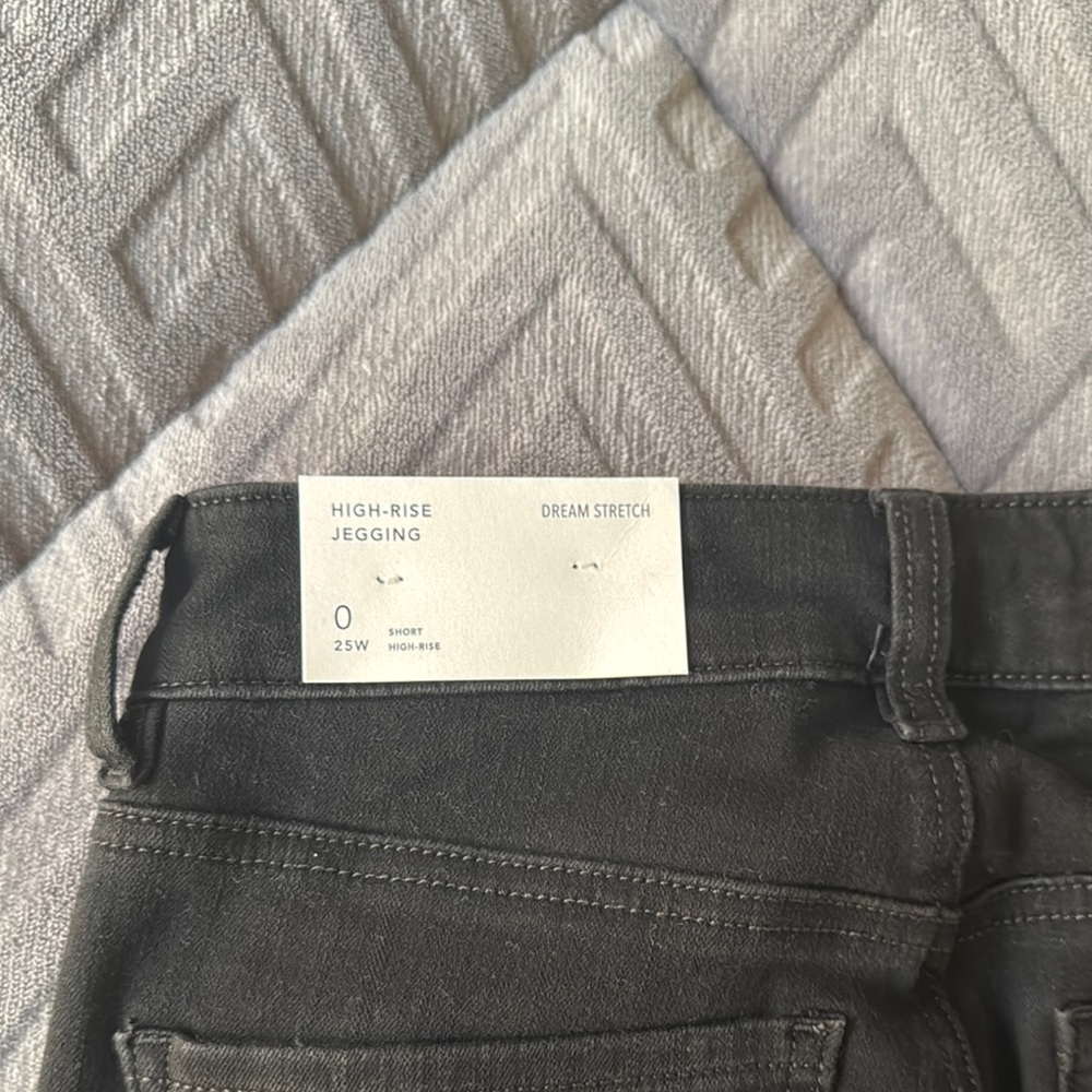 American Eagle Outfitters - Black High-Rise Jegging - Picture 4 of 9